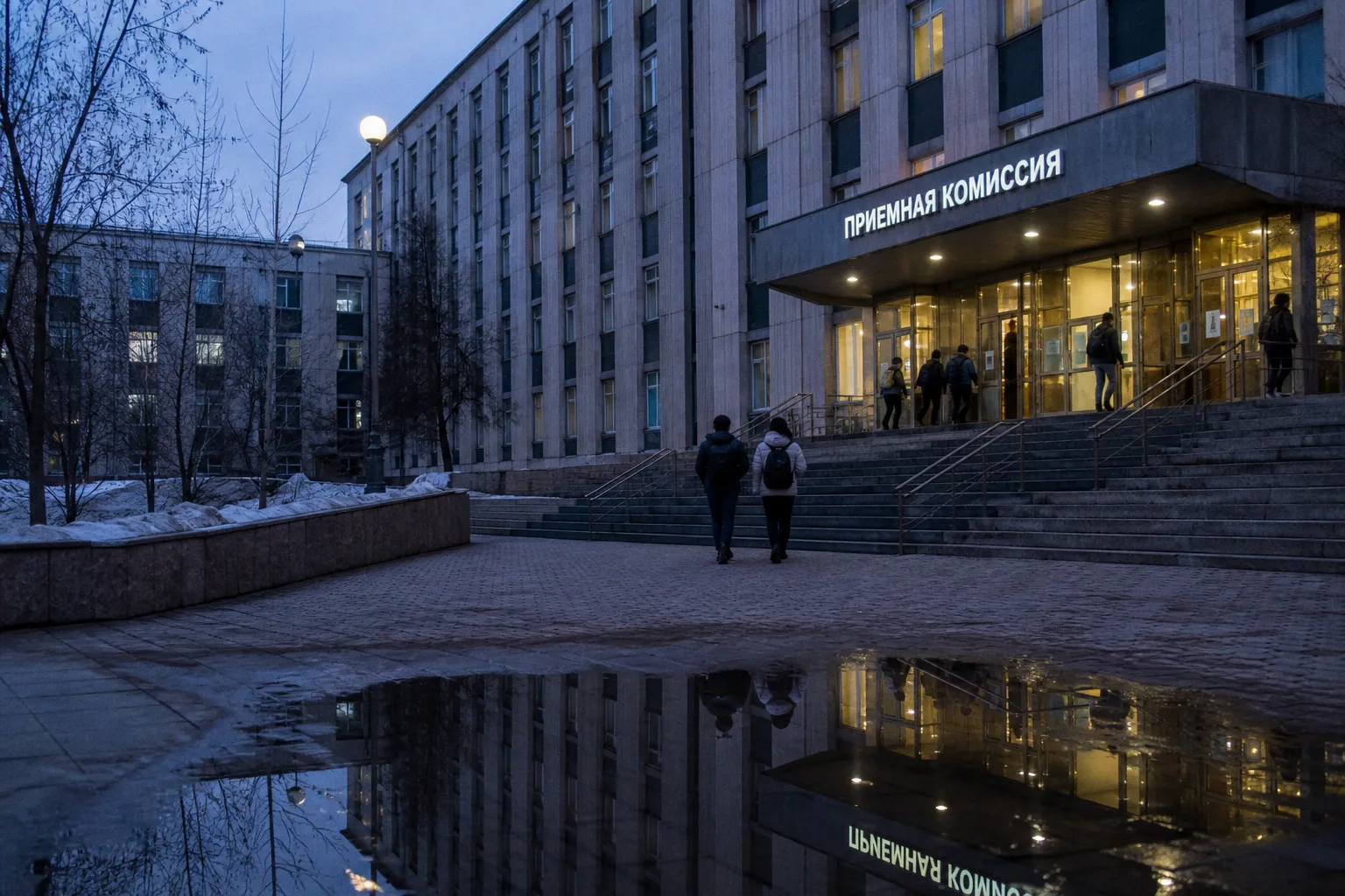 Финансовый шторм в вузах Великобритании: почему сокращается поток иностранных студентов